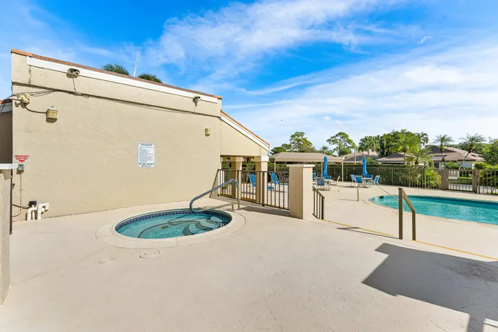 035-13369TouchstonePlace-B102-PalmBeachG