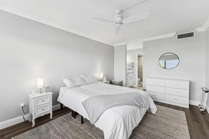 023-13369TouchstonePlace-B102-PalmBeachG