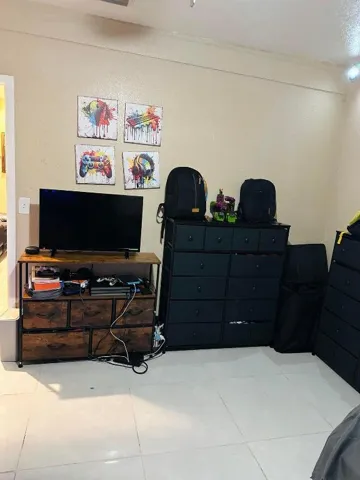 ROOM 4