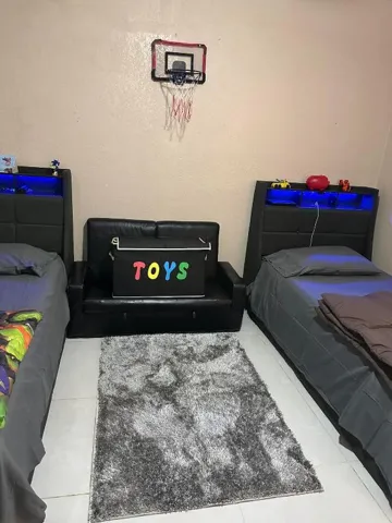 ROOM 1