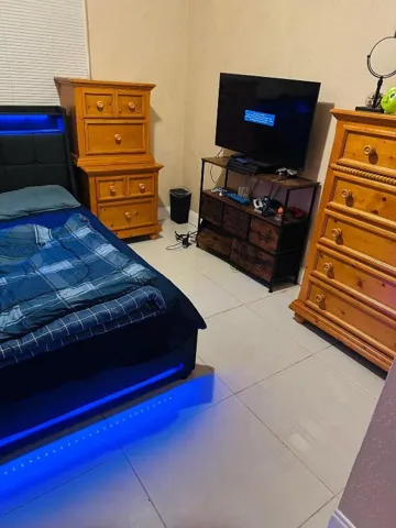 SECOND ROOM 2