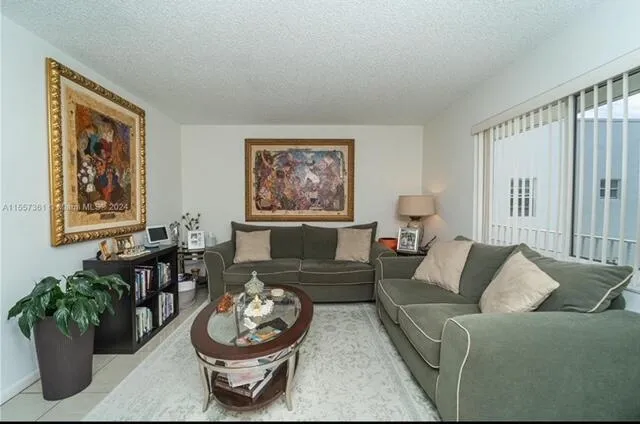 185 Normandy D Living Room