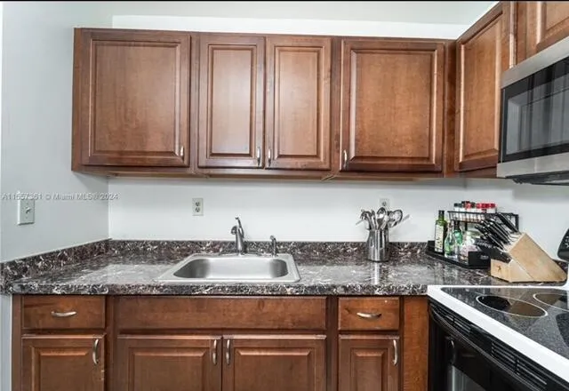 185 Normandy D-Updated Kitchen
