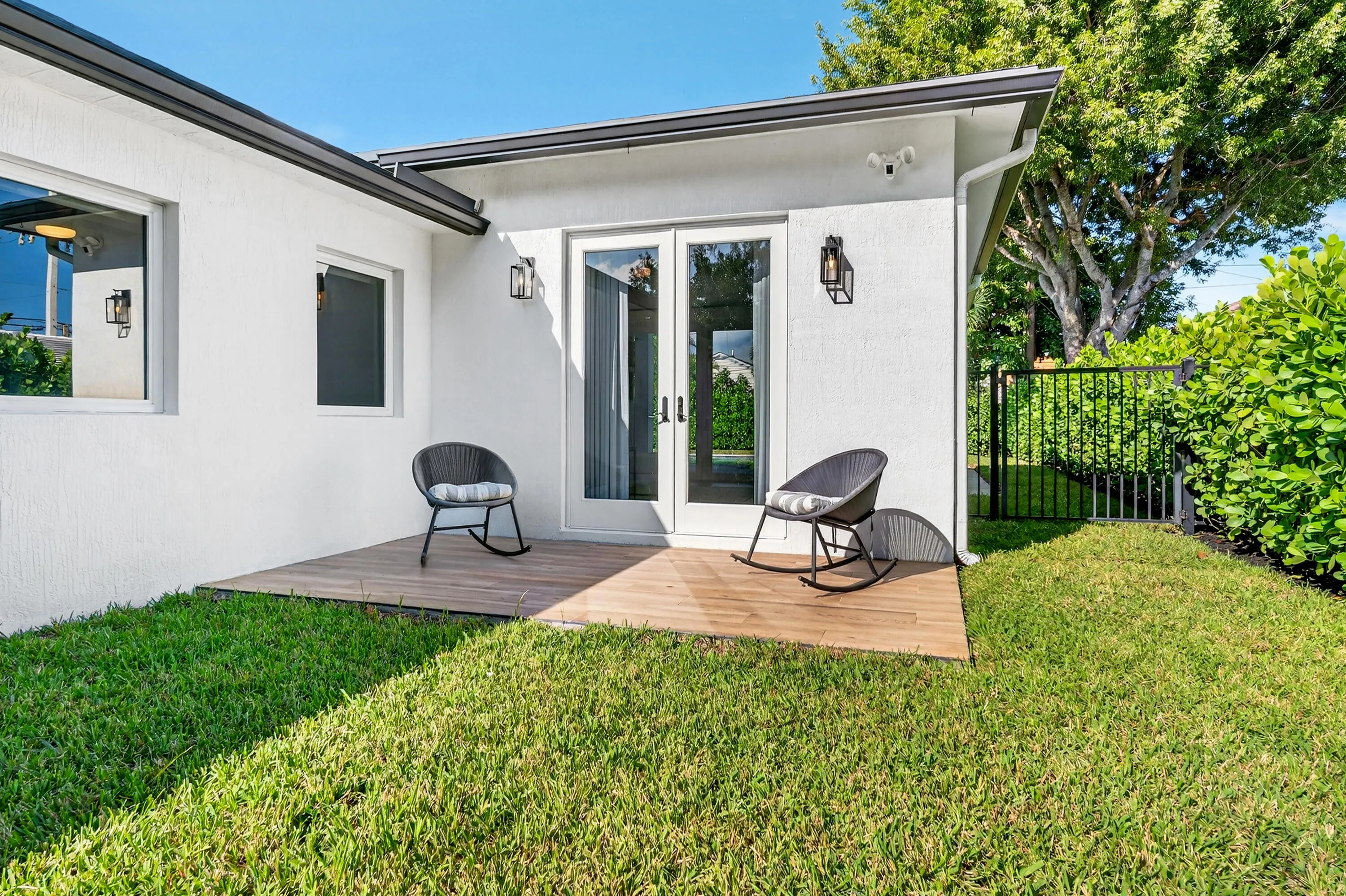 301-PILGRIM-ROAD-33401-061
