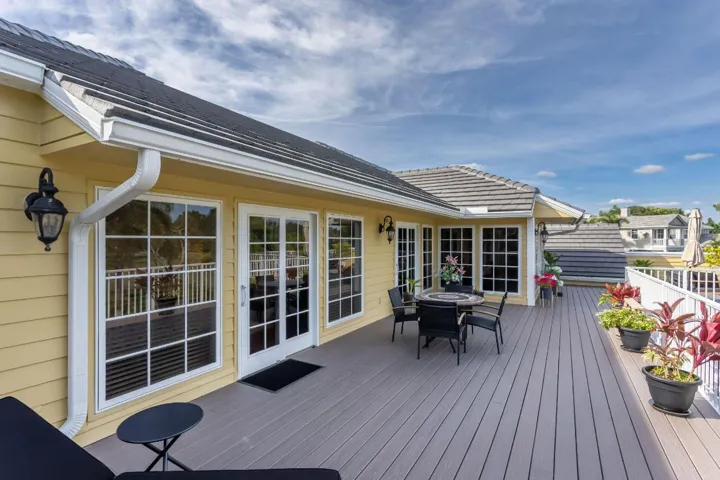 2nd floor patio for guest room area