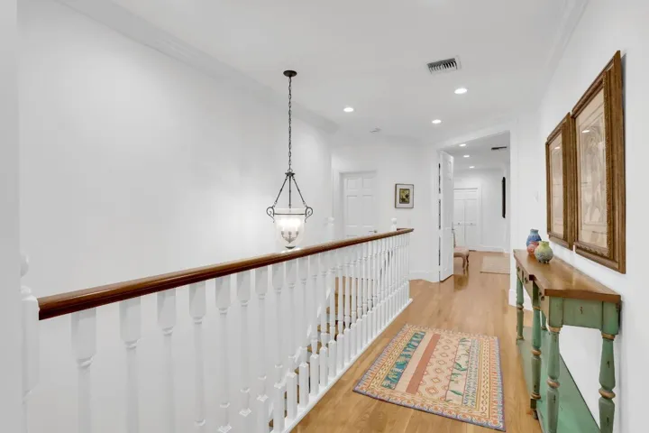 2nd floor landing