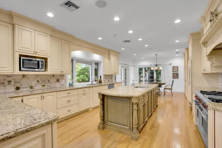 Open kitchen layout