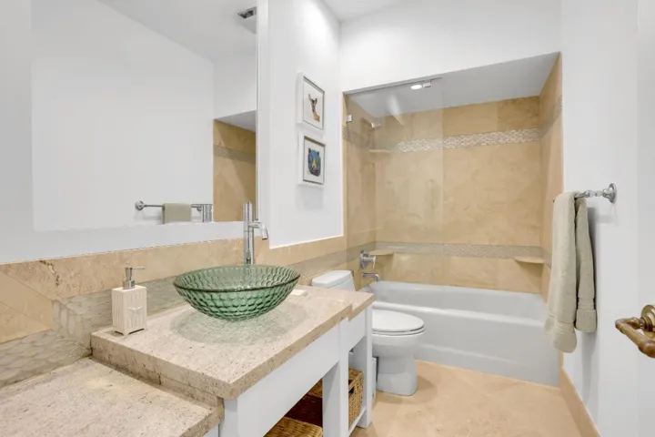 First floor ensuite bath