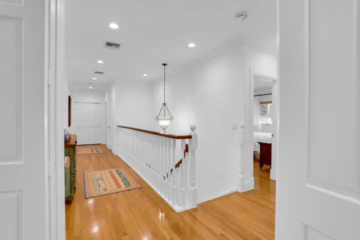 2nd floor landing