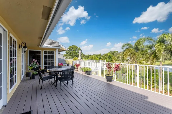 2nd floor patio overlooking park