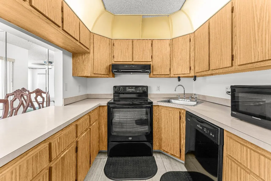 005-1117GreenPineBoulevard-D2-WestPalmBe