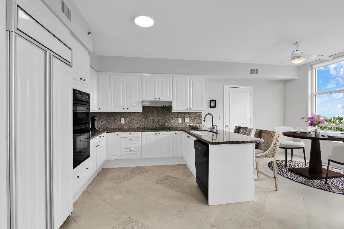 Kitchen and breakfast nook