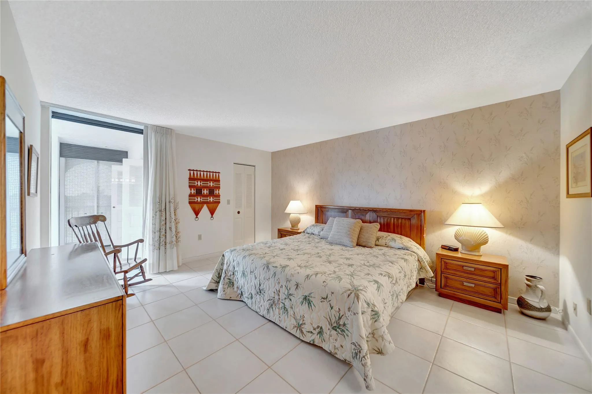 Huge Master Bedroom with Patio Door to Screened Balcony