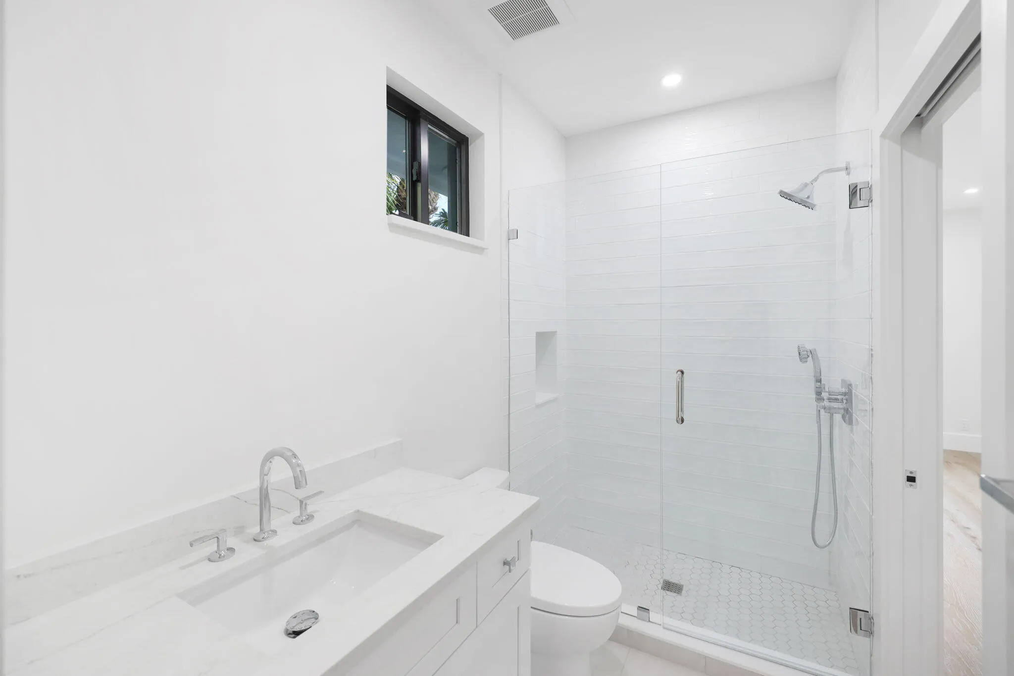 195 Birkdale - Guest Bath 3