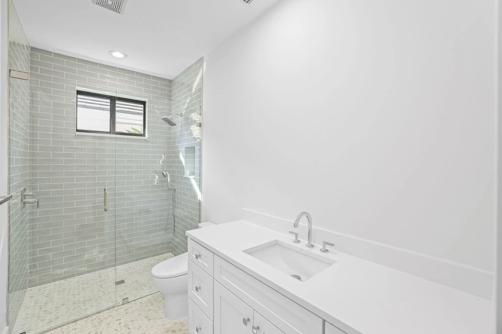 195 Birkdale - Guest Bathroom 2