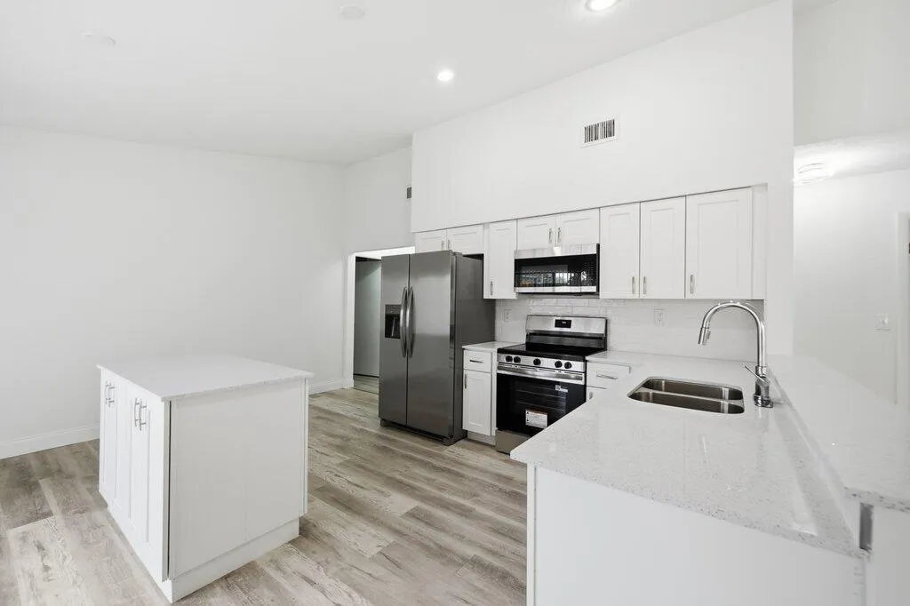 Kitchen L