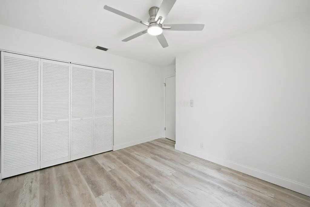 Guest 2nd Bedroom Entry
