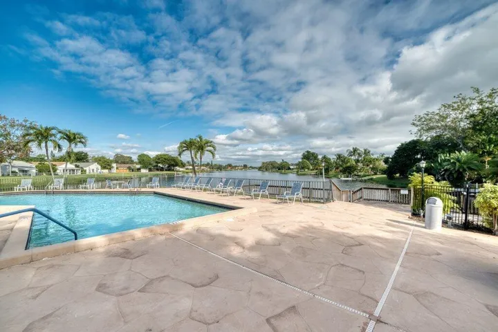 Community Pool to Dock