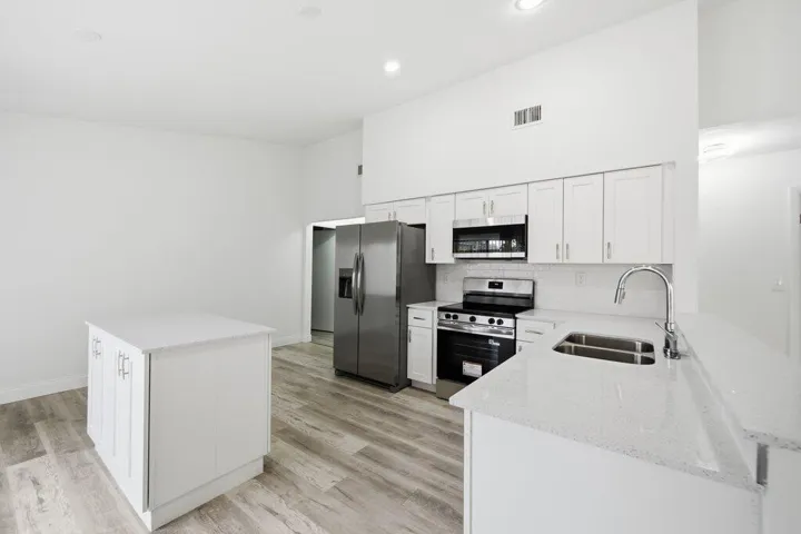 Kitchen L