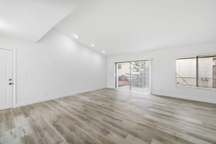 Living Room R
