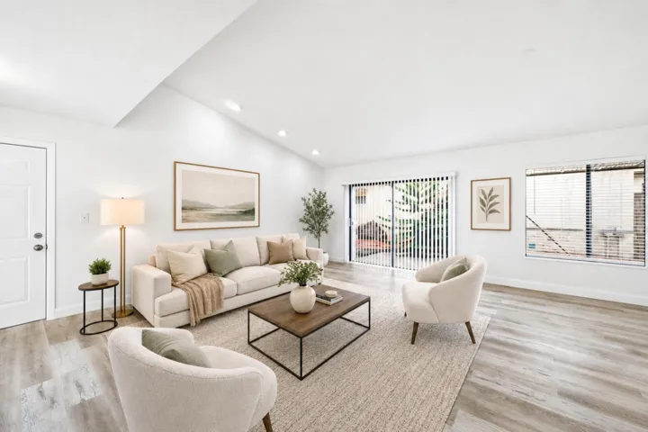 Living Room R
