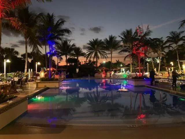 Bocaire pool at night