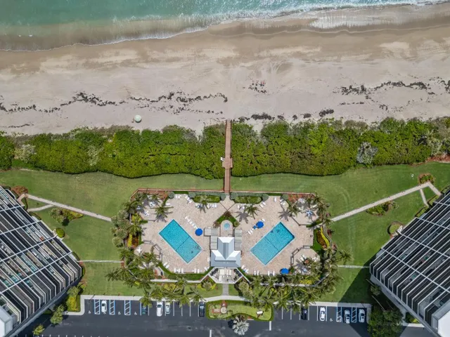 2 Oceanfront heated lap pools