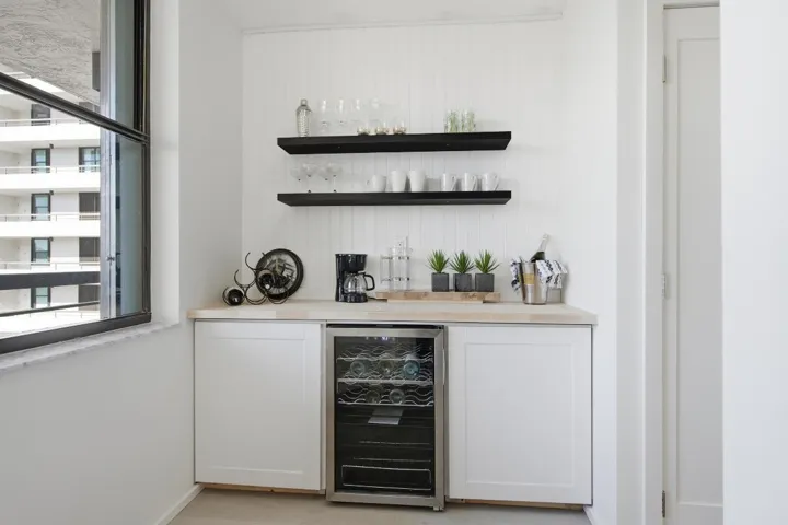 Custom Bar