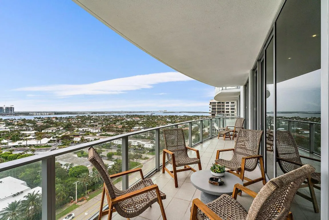 027-3100NOceanDr-1501-SingerIsland-SMALL