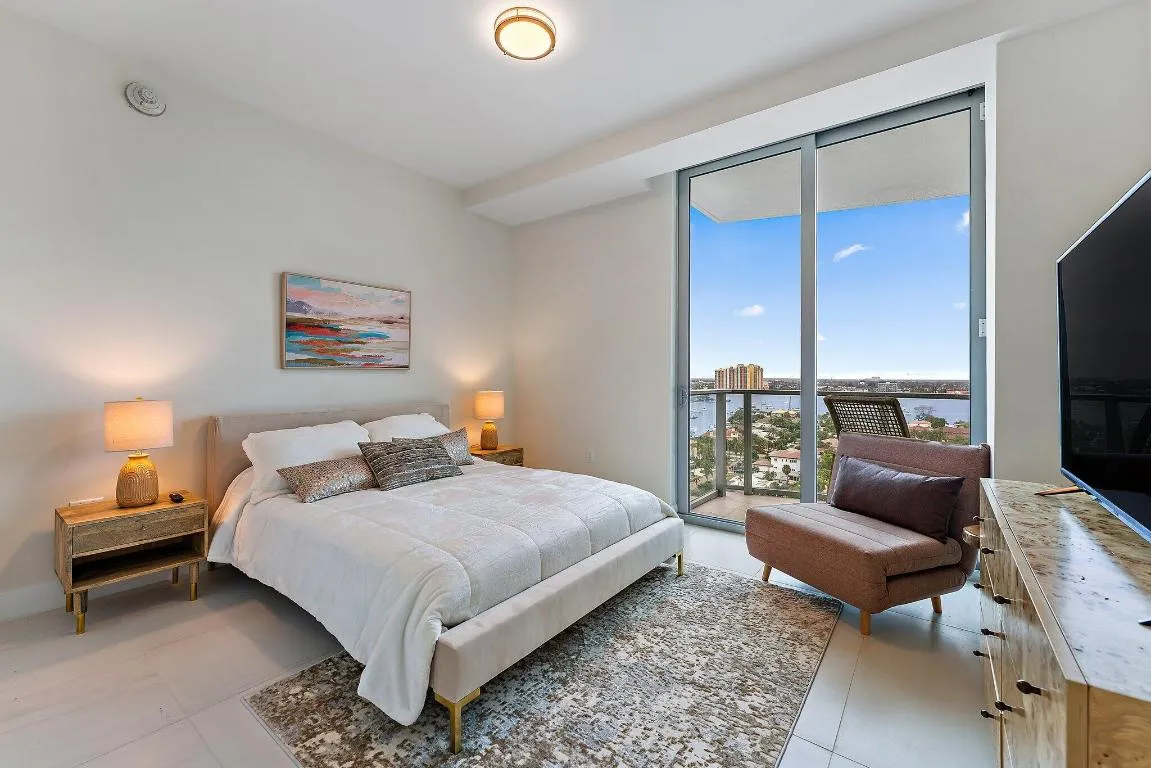 015-3100NOceanDr-1501-SingerIsland-SMALL