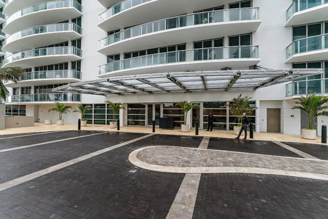 048-3100NOceanDr-1501-SingerIsland-SMALL