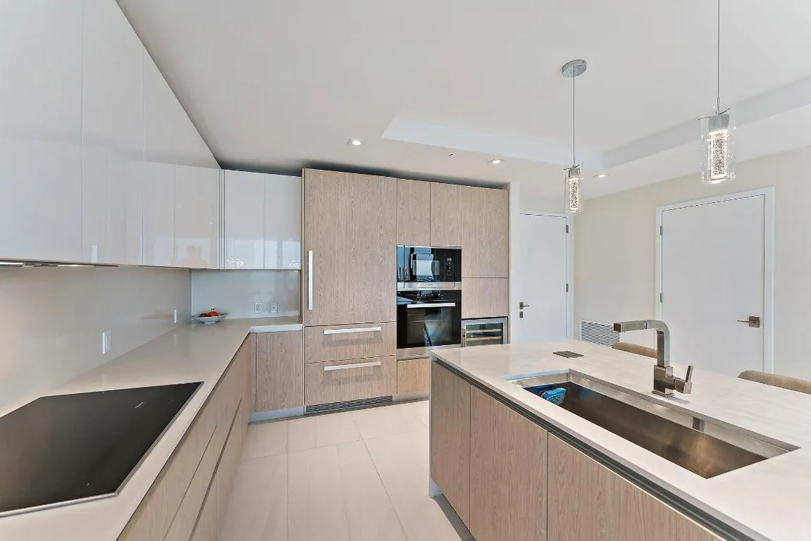 005-3100NOceanDr-1501-SingerIsland-SMALL
