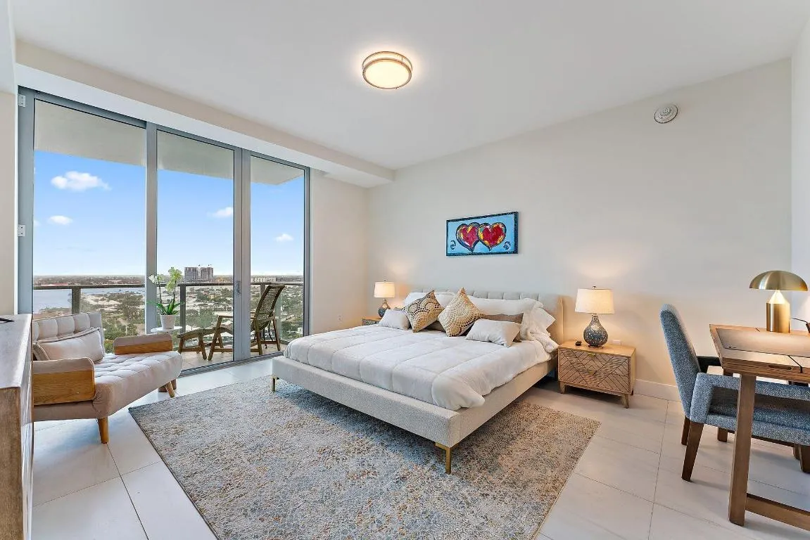 019-3100NOceanDr-1501-SingerIsland-SMALL