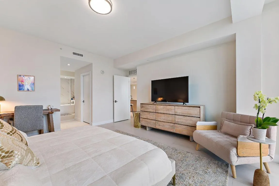 021-3100NOceanDr-1501-SingerIsland-SMALL
