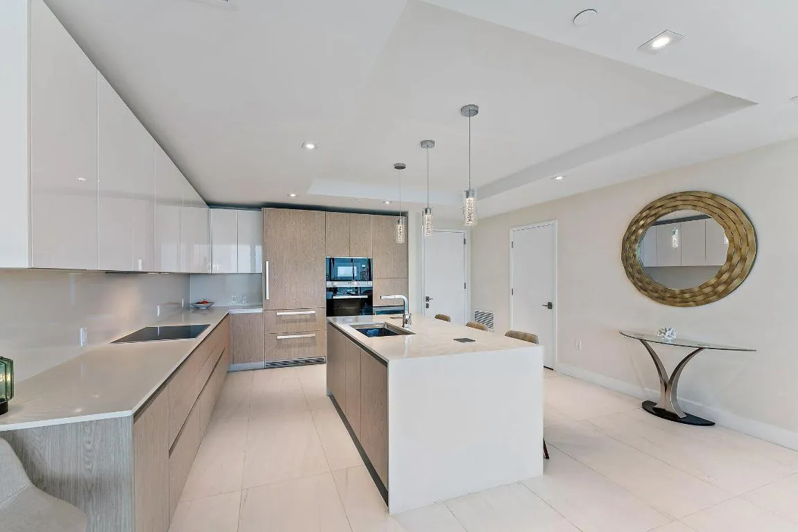 004-3100NOceanDr-1501-SingerIsland-SMALL