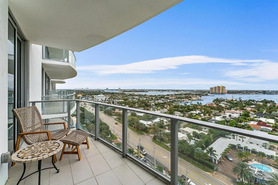 030-3100NOceanDr-1501-SingerIsland-SMALL