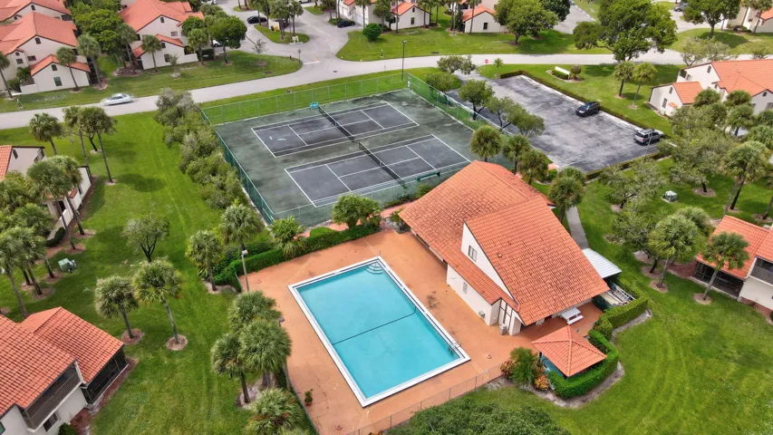 Community pool