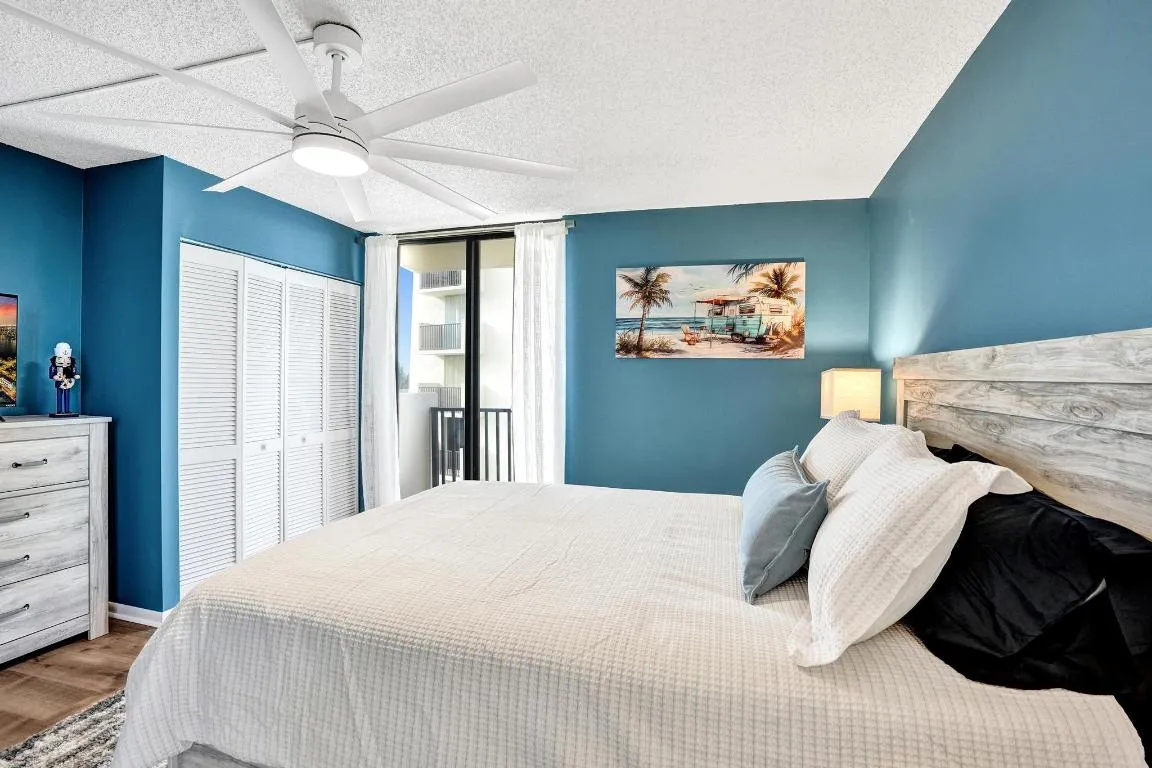 Guest Bedroom WIth Queen Bed