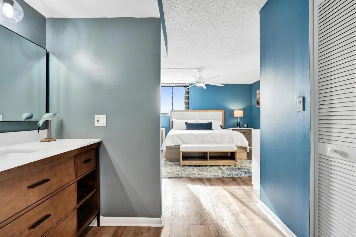 Primary Bed & Bathroom