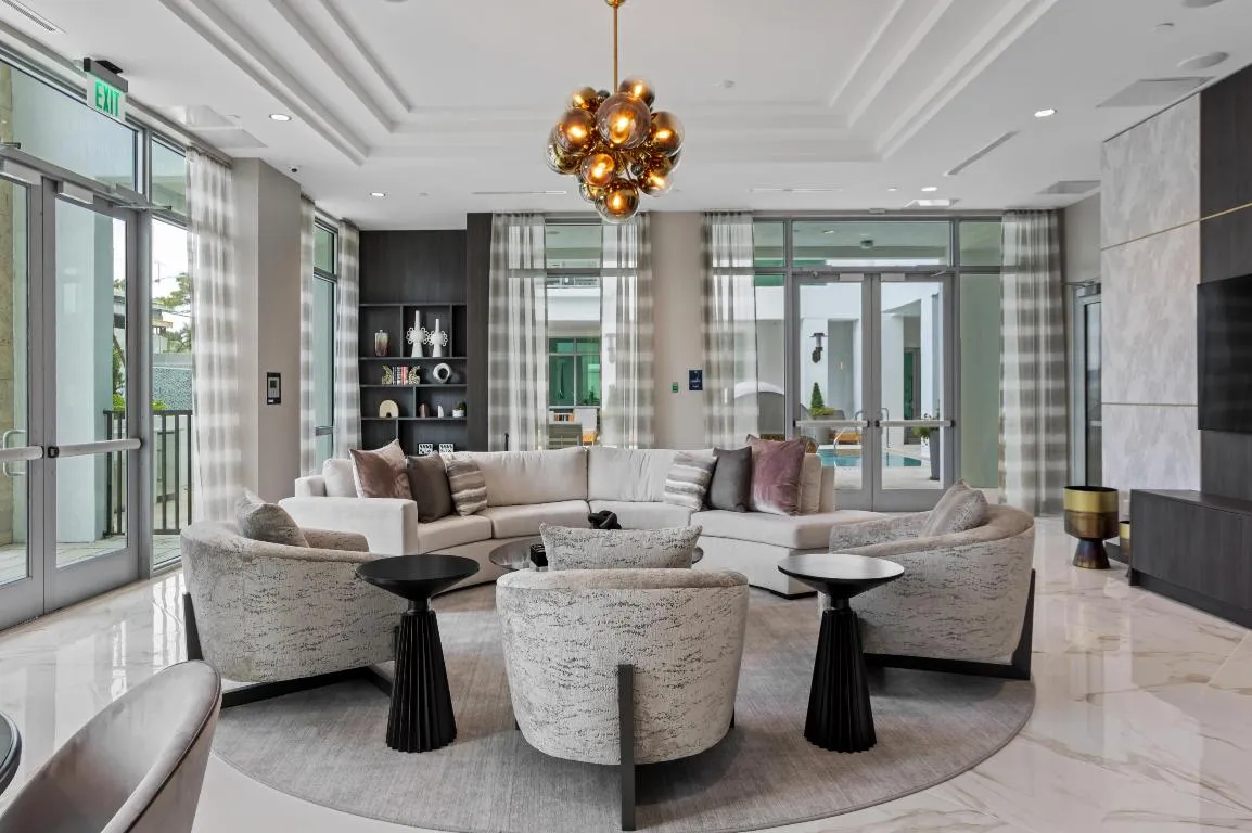 CLUB ROOM