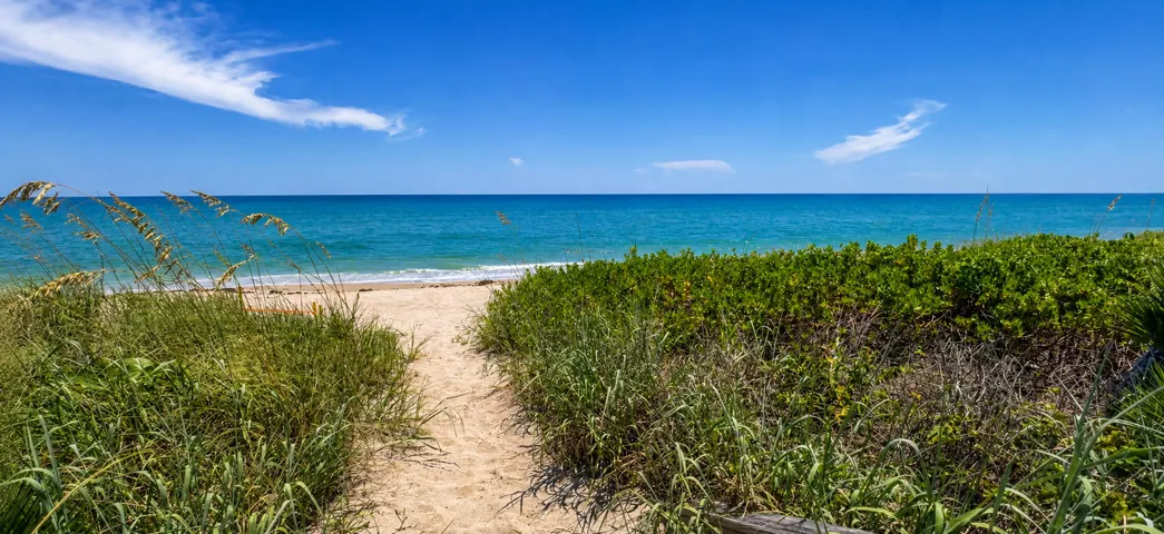 Atlantic Ocean Beachfront Resort vista