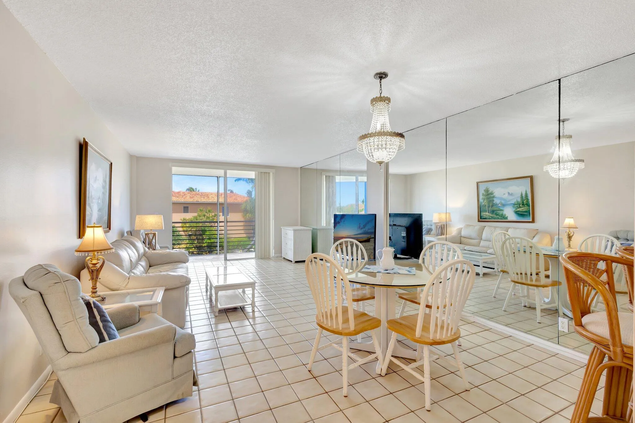 105 Paradise Harbour living room