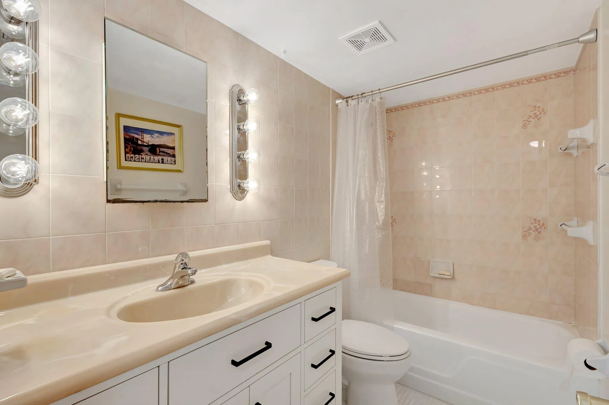 105 Paradise Harbour bathroom