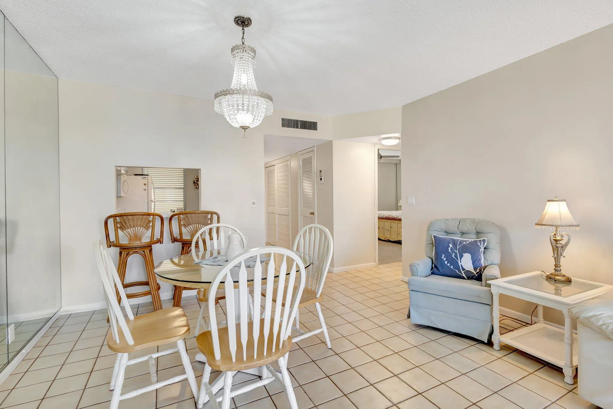 105 Paradise Harbour living room dinette