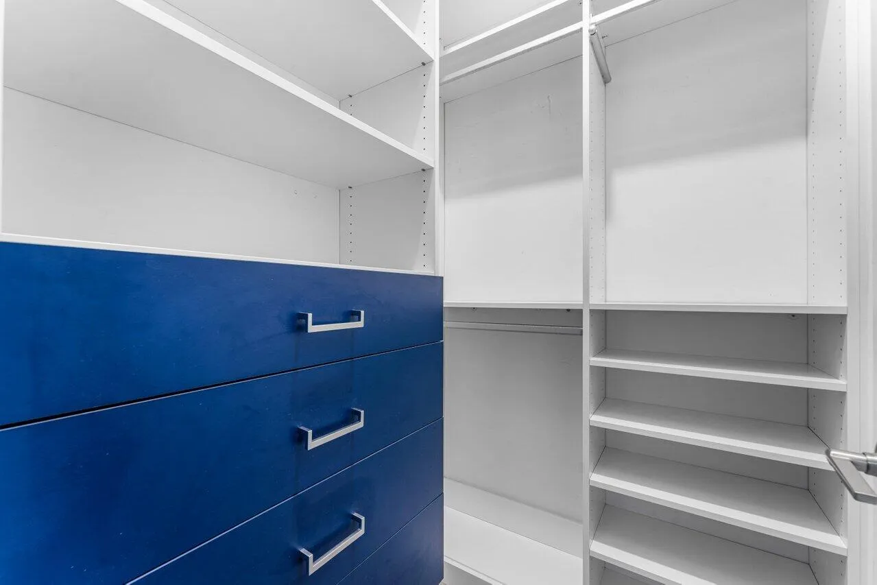 Ensuite custom closet
