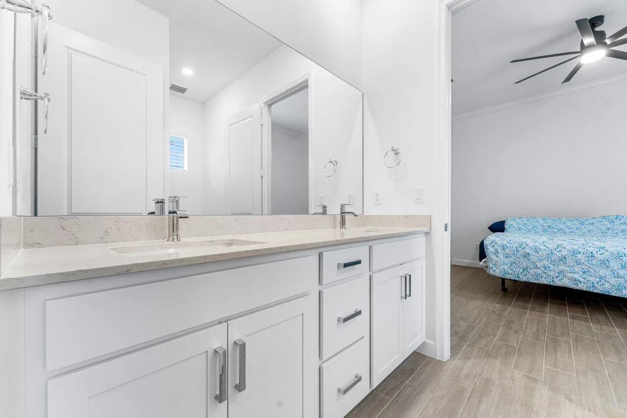 Jack/Jill seperate sinks