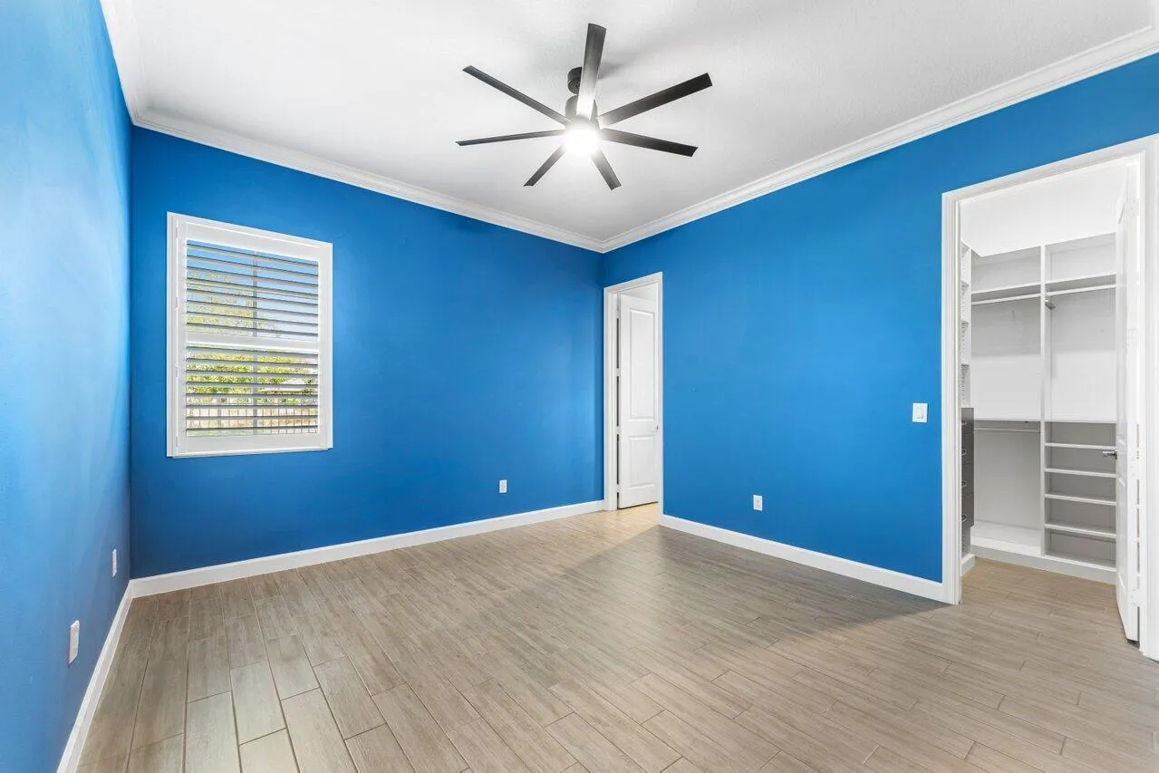 Ensuite room with custom closets