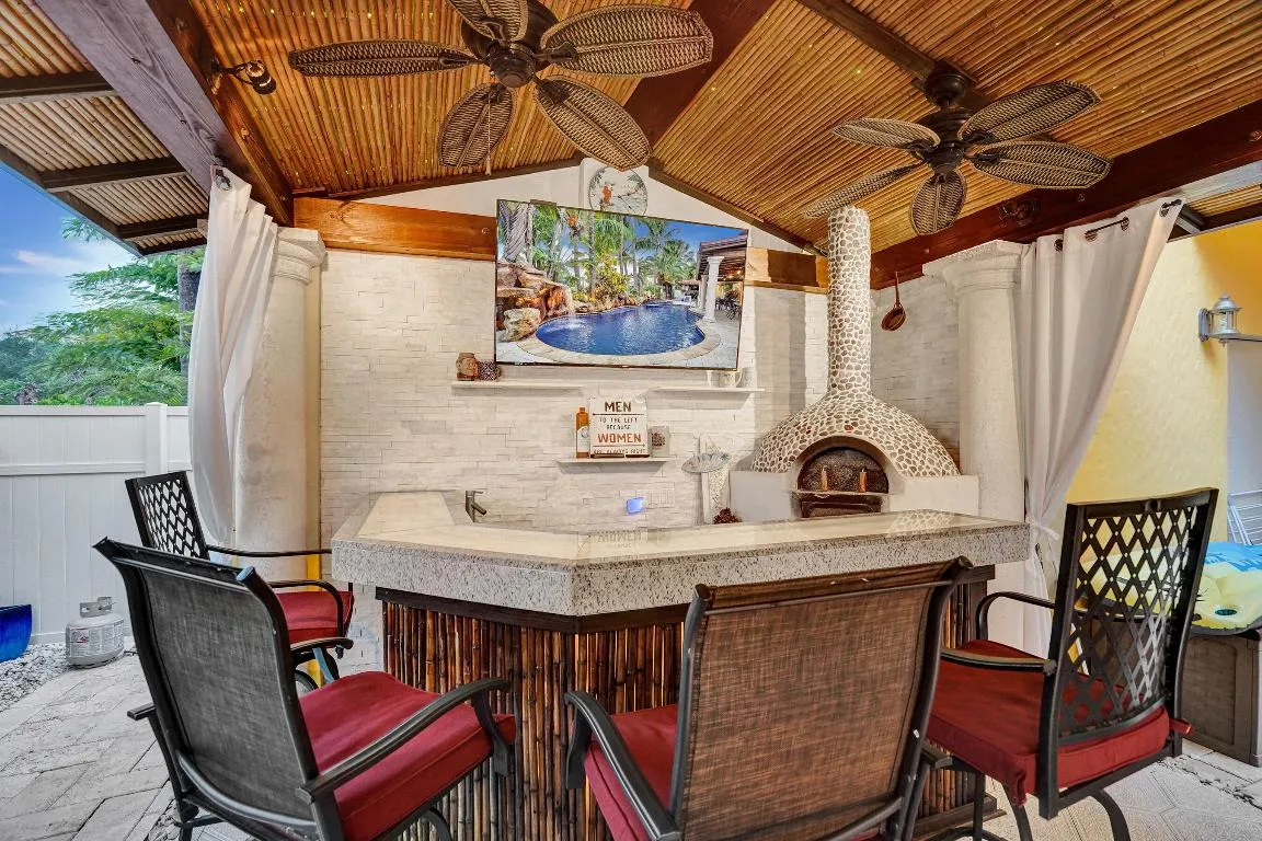 Tiki Bar
