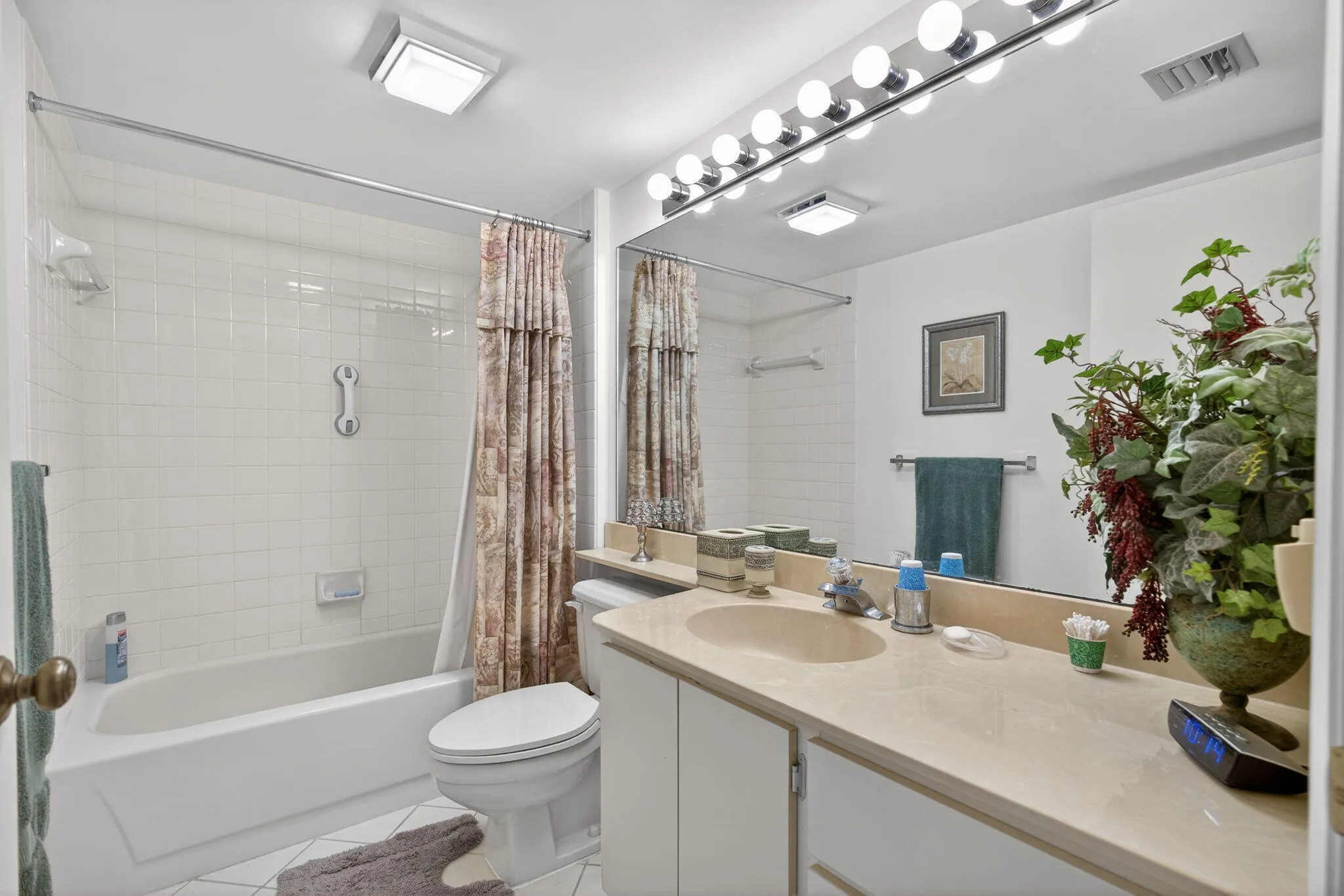 GUEST BATH
