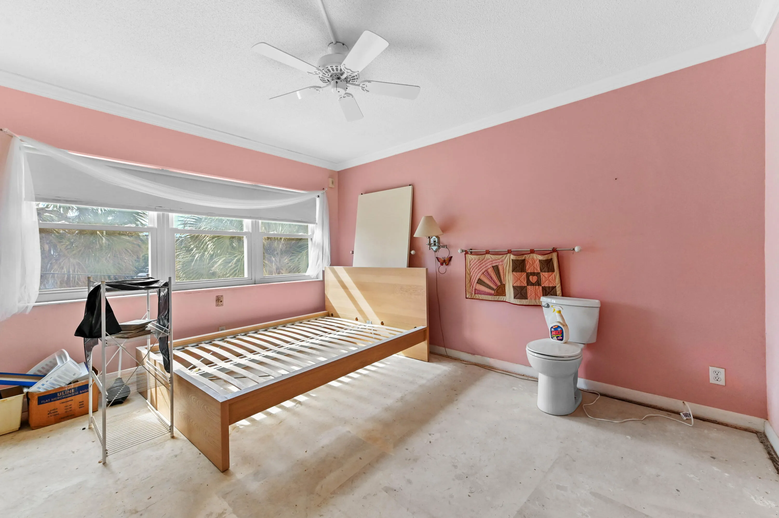 18 Bedroom 01